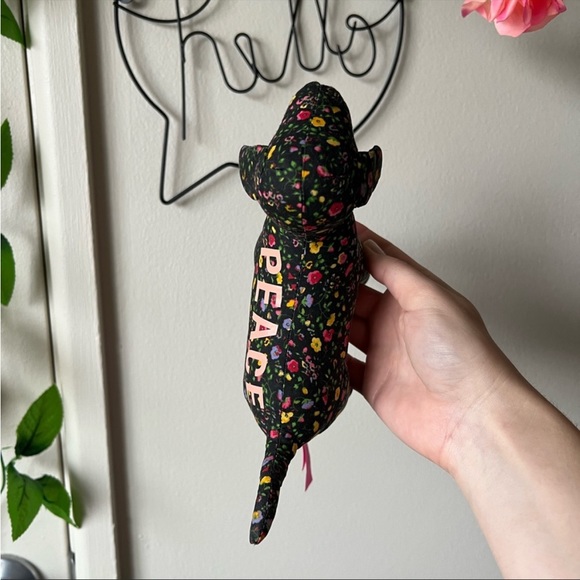 VS PINK Dog - Picture 5 of 9